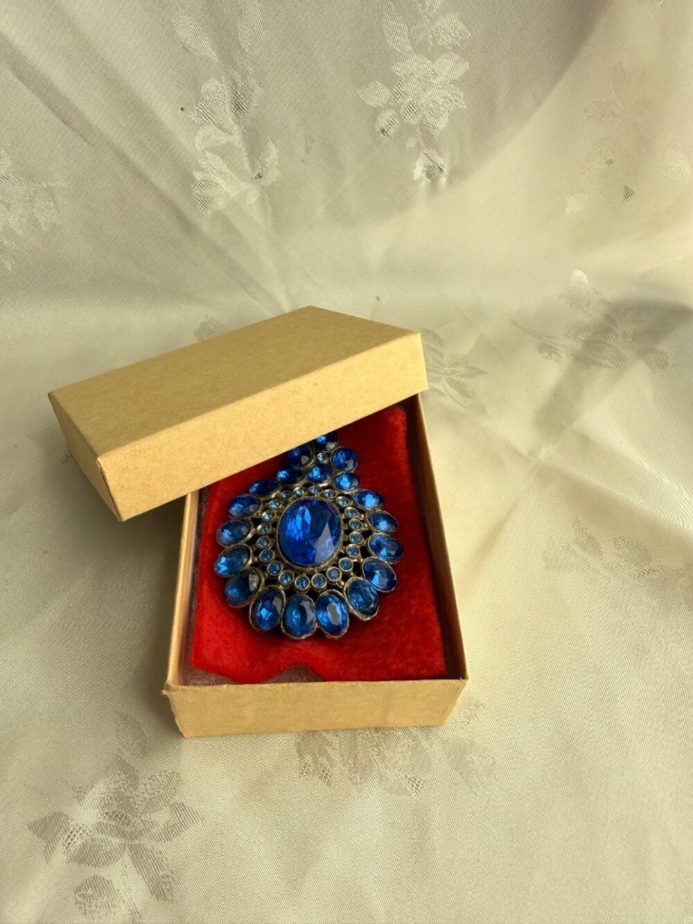 Ornate Vintage Blue Rhinestone Brooch Clip